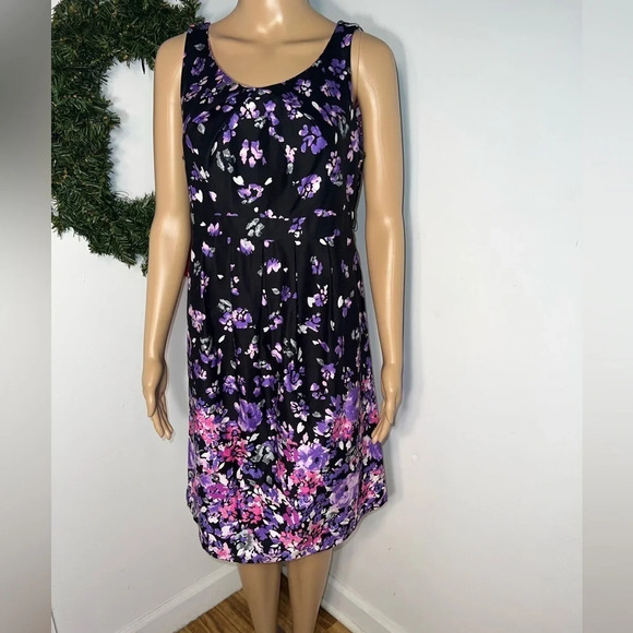 Motherhood,M, sleeveless floral on a black background midi dress,w/ deep, V-neck - Picture 1 of 10